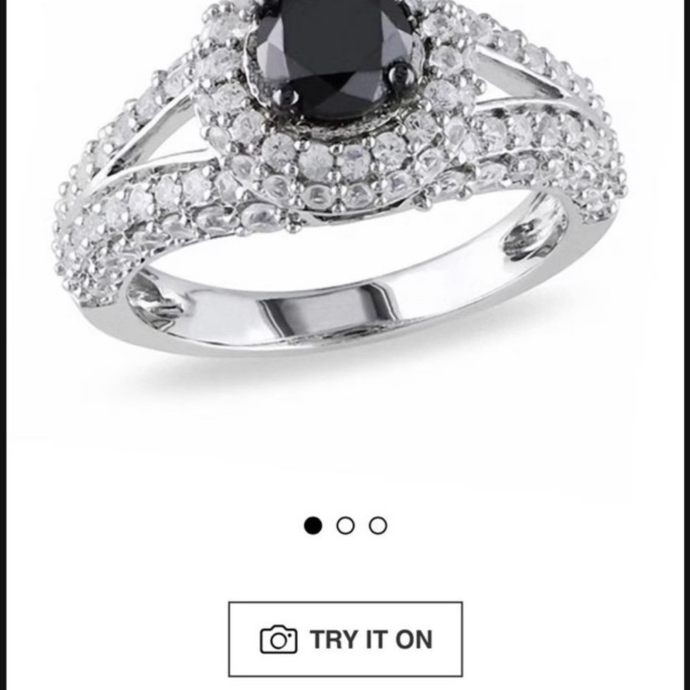 Elegant Black and Silver Women's Ring